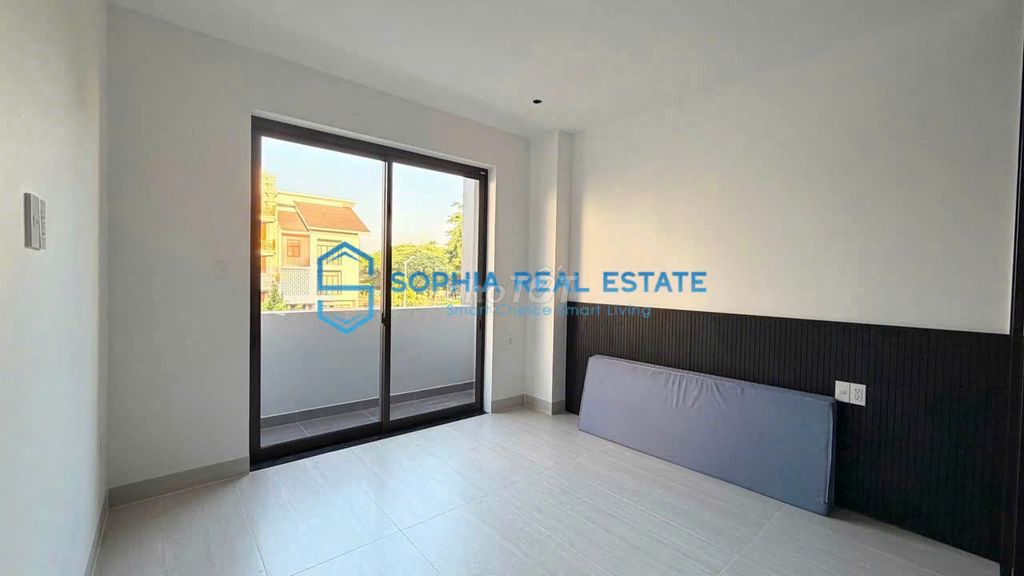 Step in, and you're in! Villa 8 x 20 meters open Space, 4 small garden bedrooms