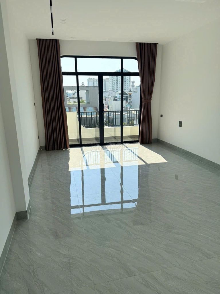 1 2 A I Island, 1746 15, District 10. area 4 x17 meters, 3 stories, 5 bedrooms