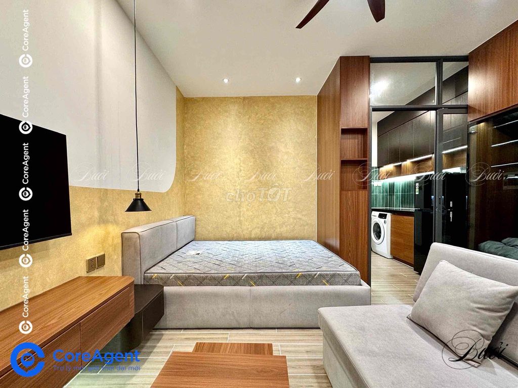 Tell Zhang to have a room full of high-end furniture right now.