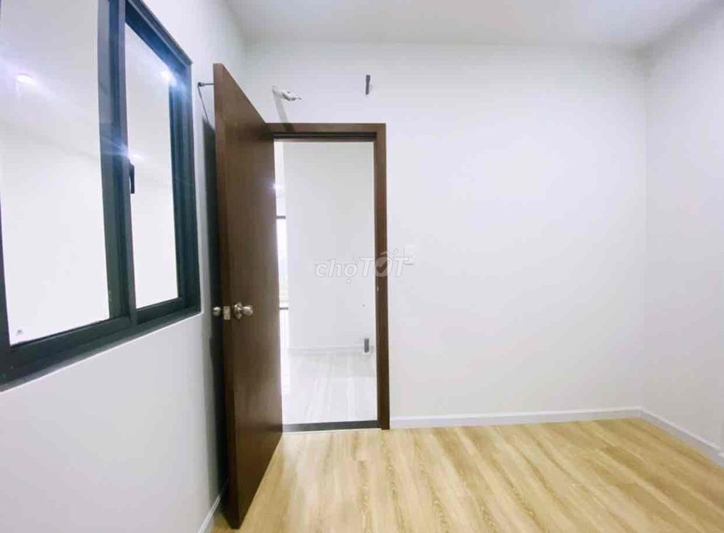 5.7 million a month. 2 bedroom 2 toilets. Thủ Đức open to 60 meters - the Big H village.