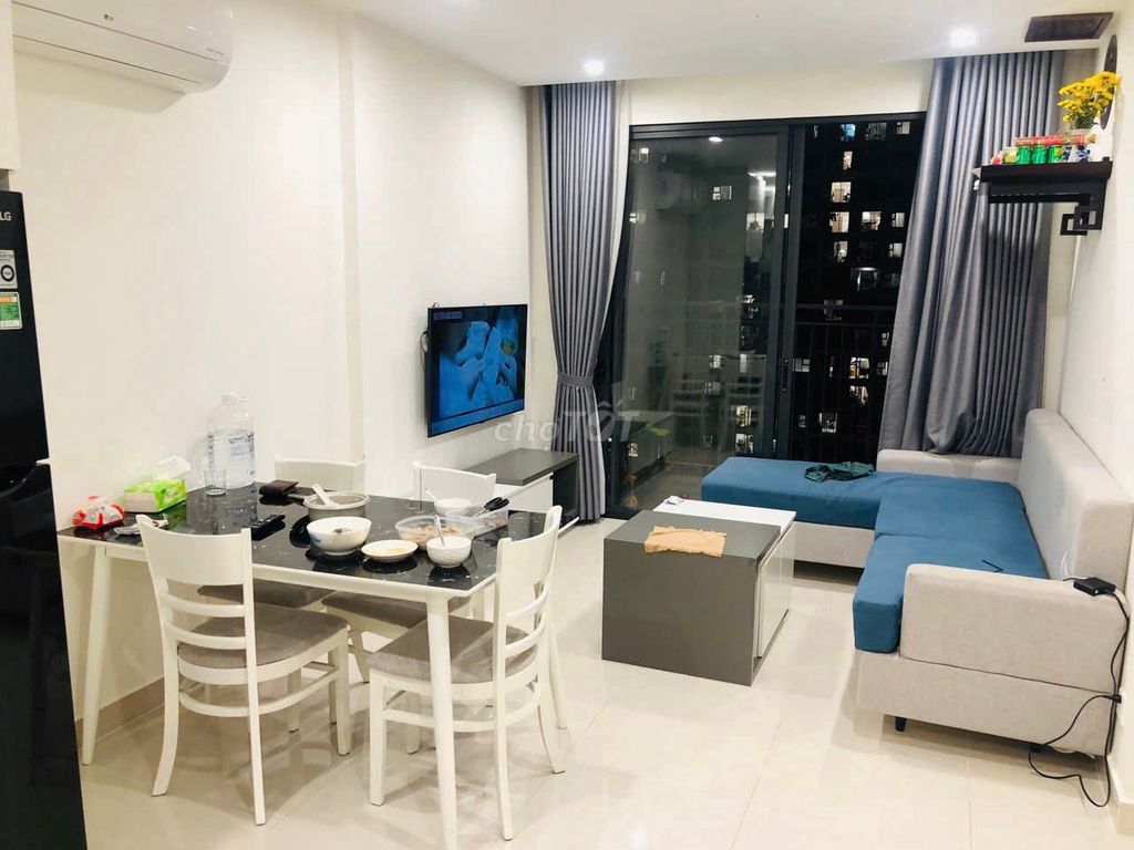The owner rented the Vinhomes Grand Park apartment, 2 bedrooms - Full interior