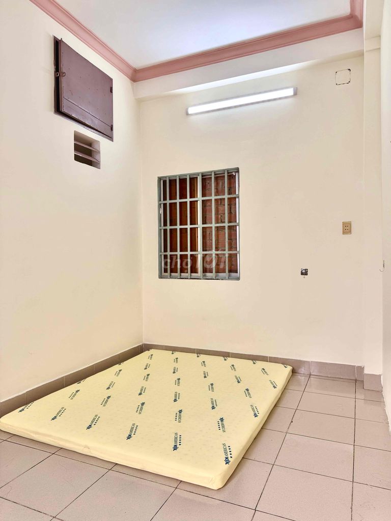 A full interior room - 3.9 million a month - 30 meters2