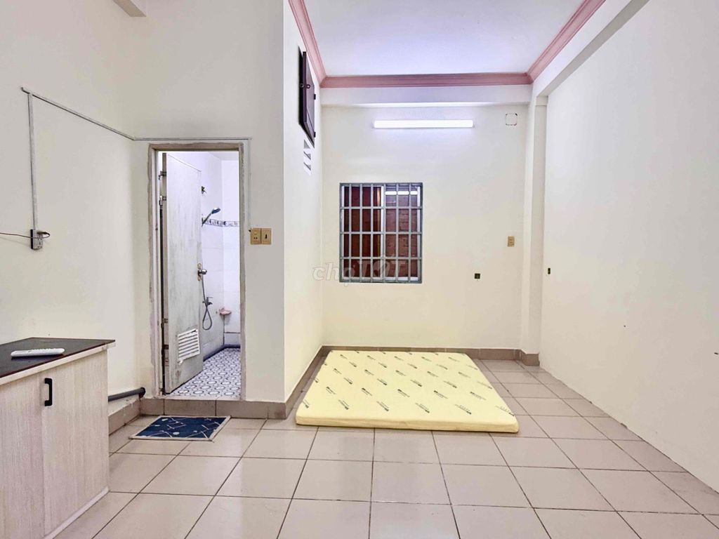 A full interior room - 3.9 million a month - 30 meters2