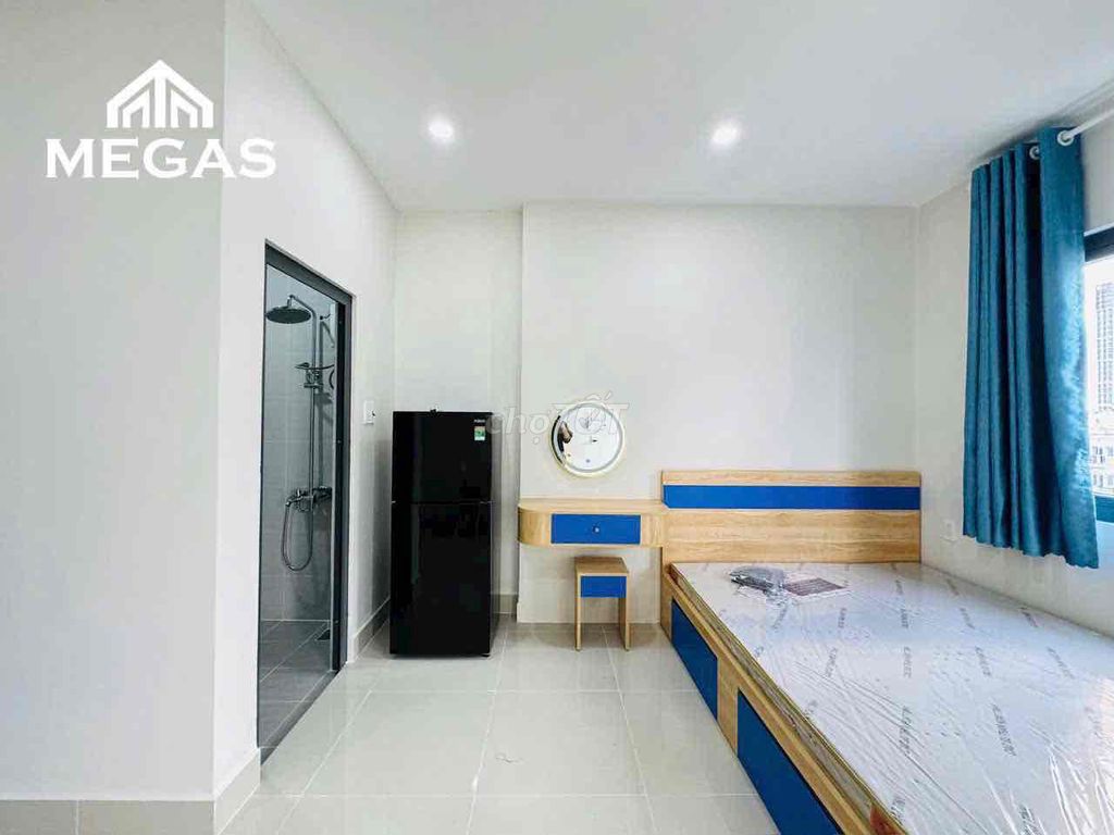 Studio balcony elevator full interior