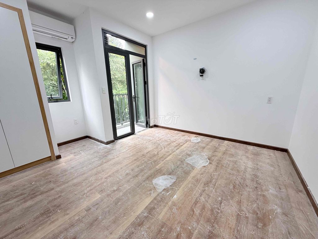 Rent a new room. 100 percent split.
