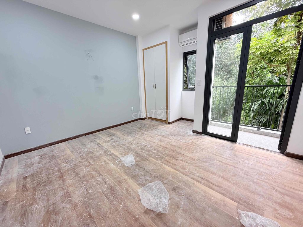 Rent a new room. 100 percent split.