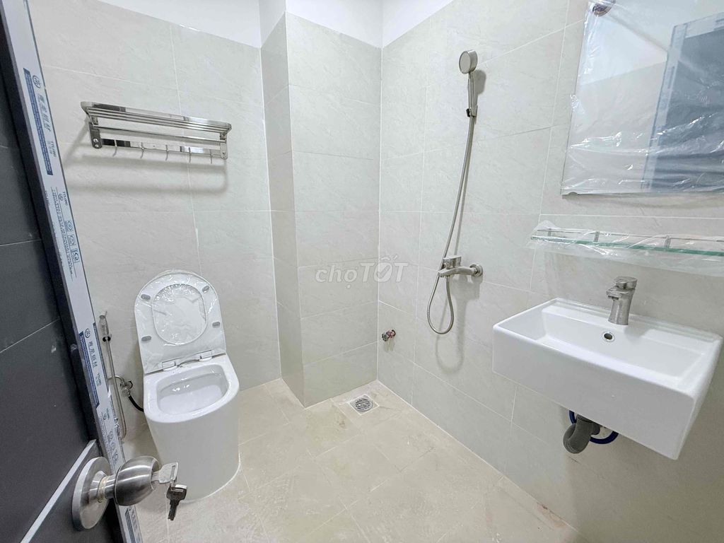 Rent a new room. 100 percent split.