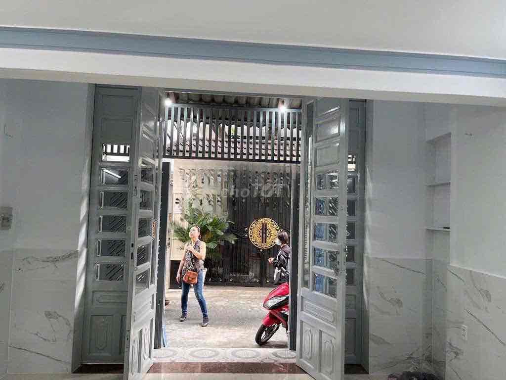 Three bedrooms, four toilets, Nguyễn Đình Khơi, 204, Tân Bình