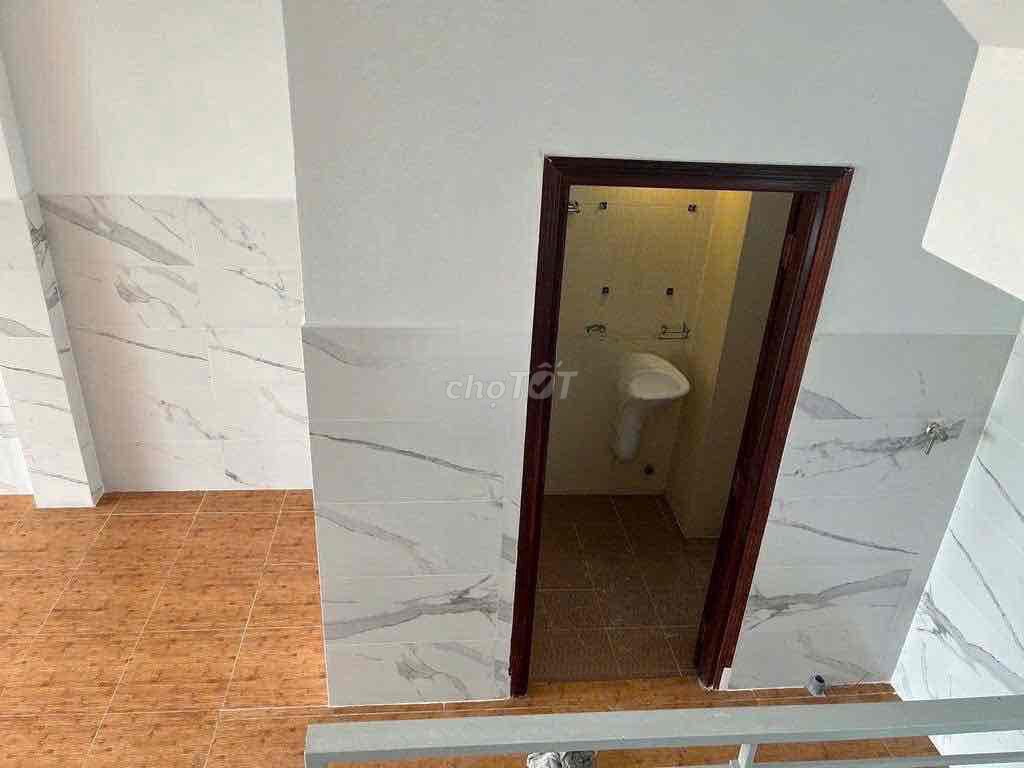 Three bedrooms, four toilets, Nguyễn Đình Khơi, 204, Tân Bình