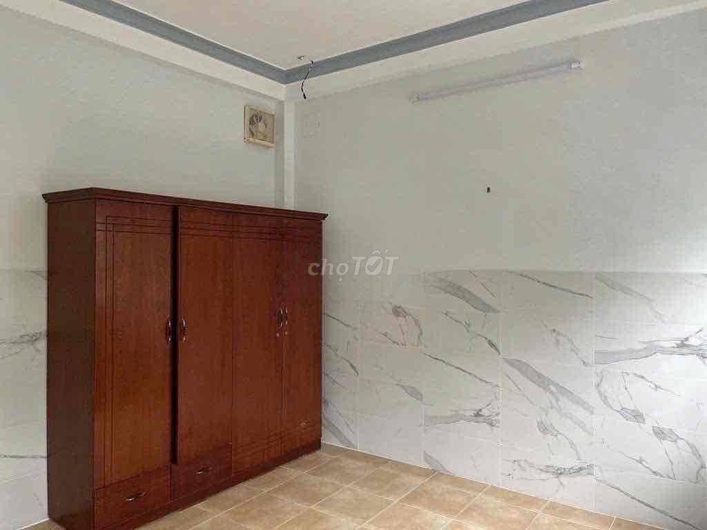 Three bedrooms, four toilets, Nguyễn Đình Khơi, 204, Tân Bình