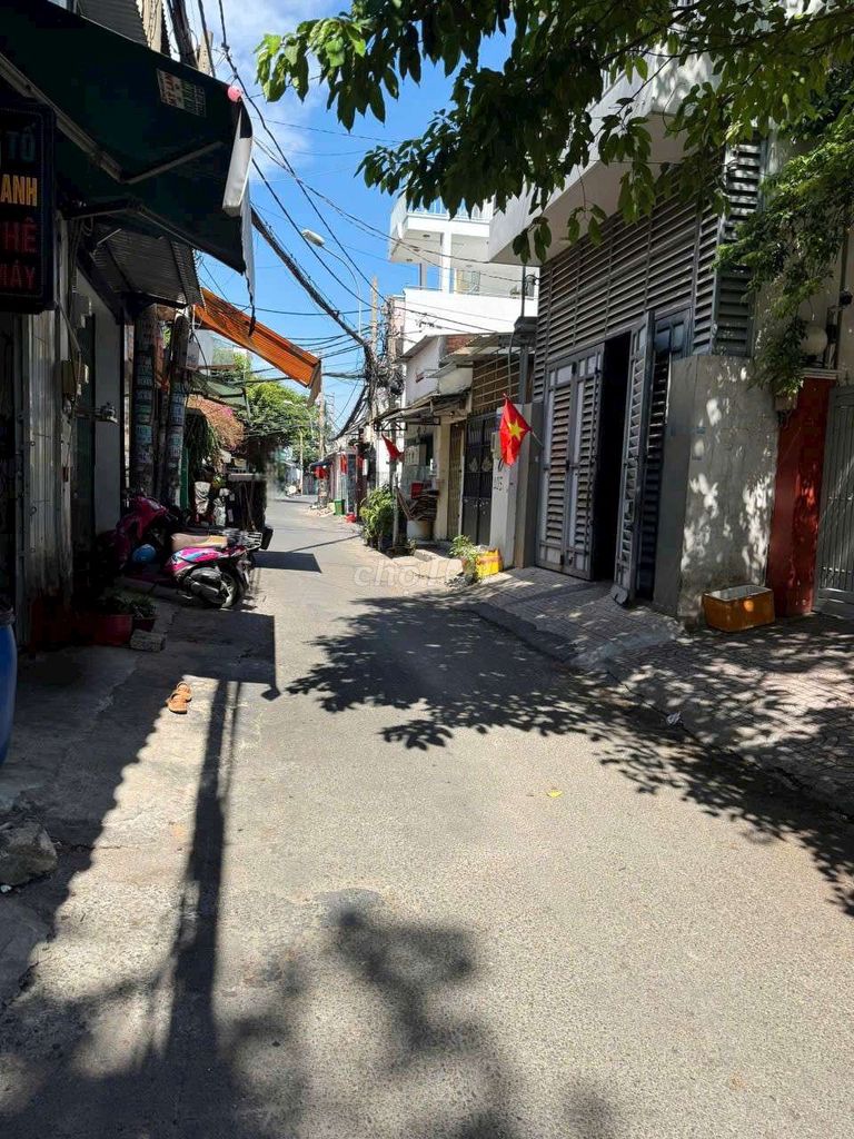 Đình Nghi Xuân cash. Bình Tân (2 bedroom, 1 toilet) area uses 80 meters2.