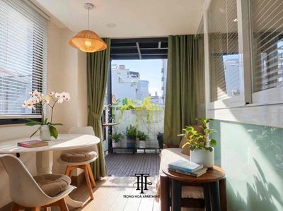 Get the Guardian a high-class bedroom and move into the District 1 .