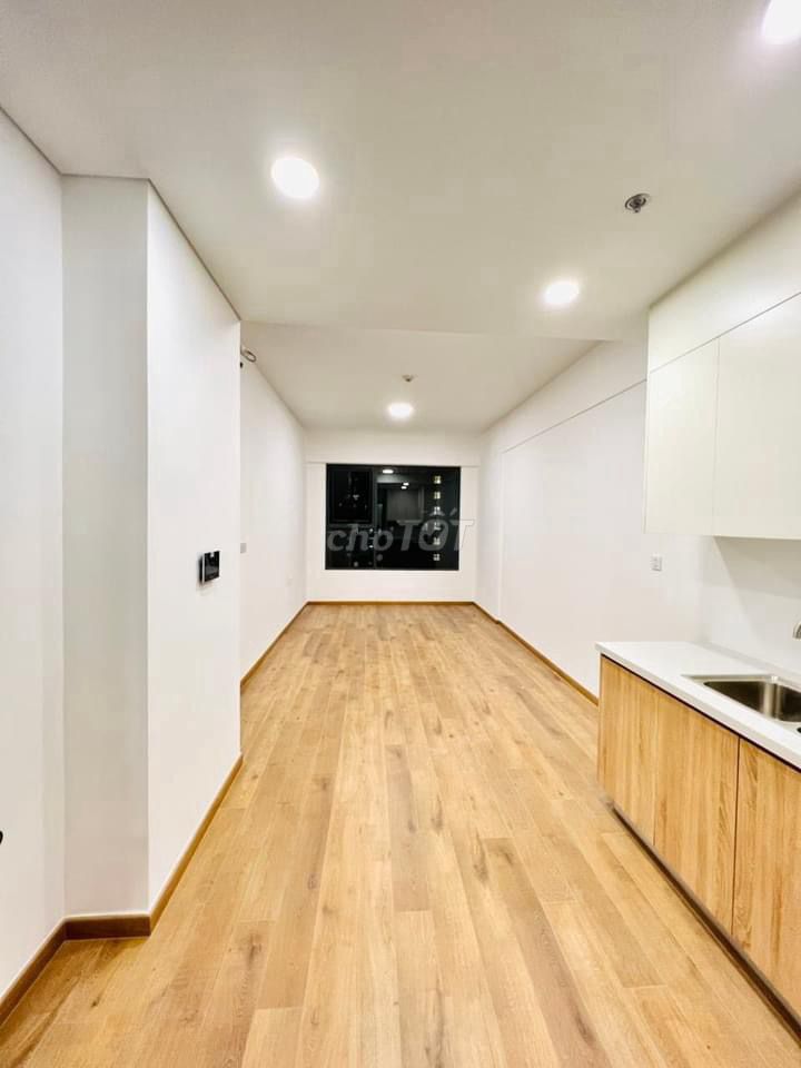 Rent two bedrooms. One toilet 58 M2 basic furniture for 8 million mizuki park.