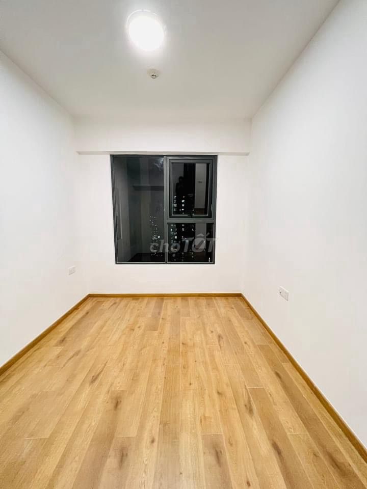 Rent two bedrooms. One toilet 58 M2 basic furniture for 8 million mizuki park.