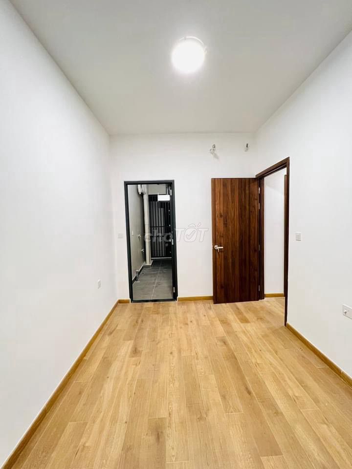 Rent two bedrooms. One toilet 58 M2 basic furniture for 8 million mizuki park.
