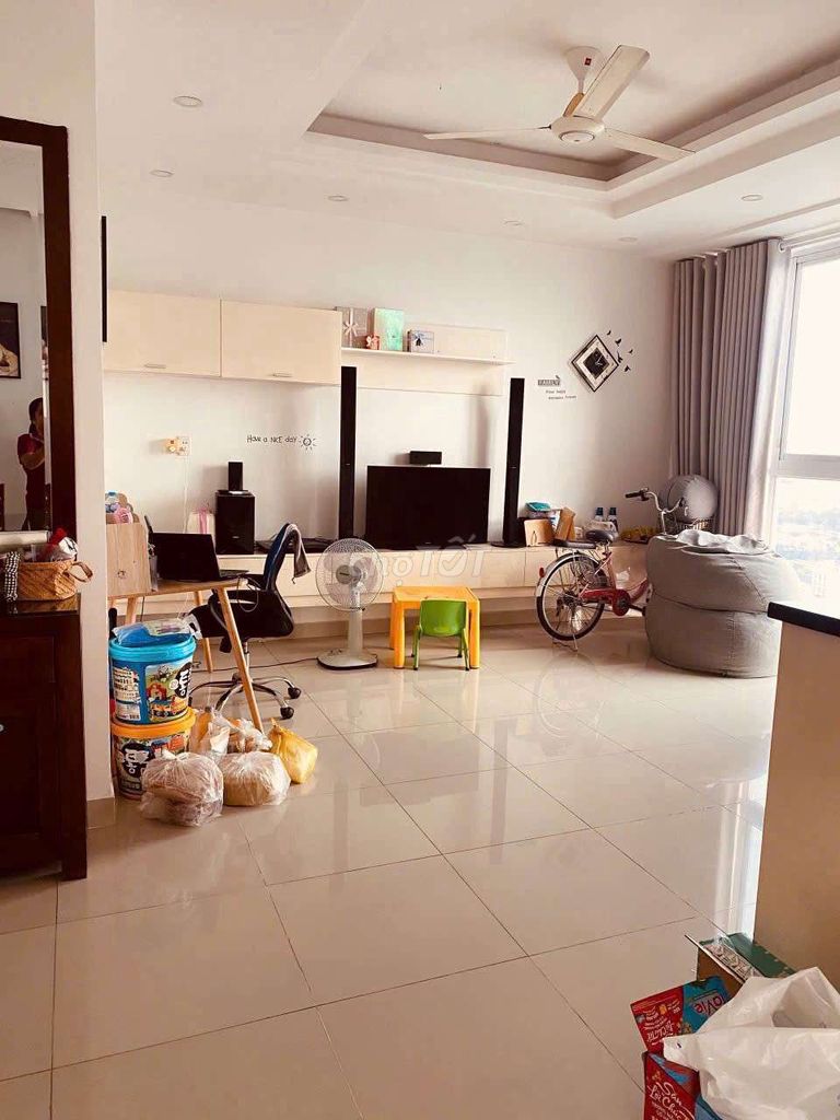 Rent apartment three bedrooms.