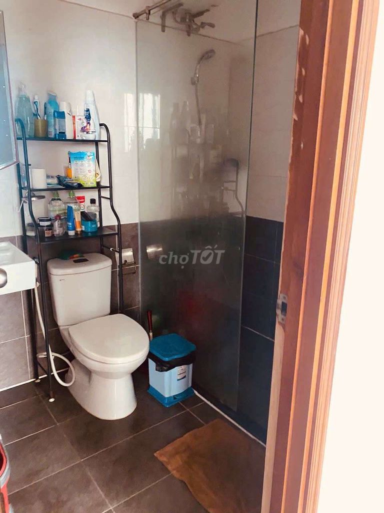 Rent apartment three bedrooms.