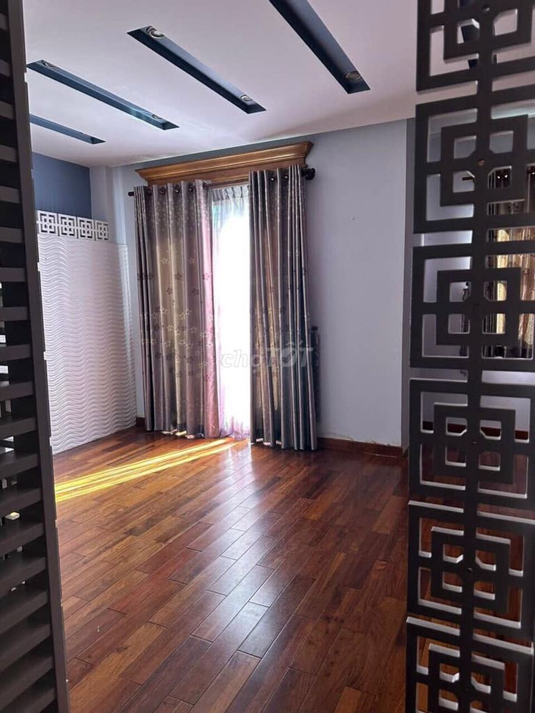 Rent the Fire-Kq1, 4 stories, 6 x 20 meters, vault plus 4 floors, with interior