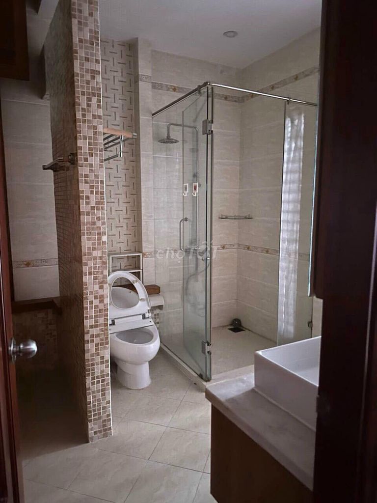 Rent the Fire-Kq1, 4 stories, 6 x 20 meters, vault plus 4 floors, with interior