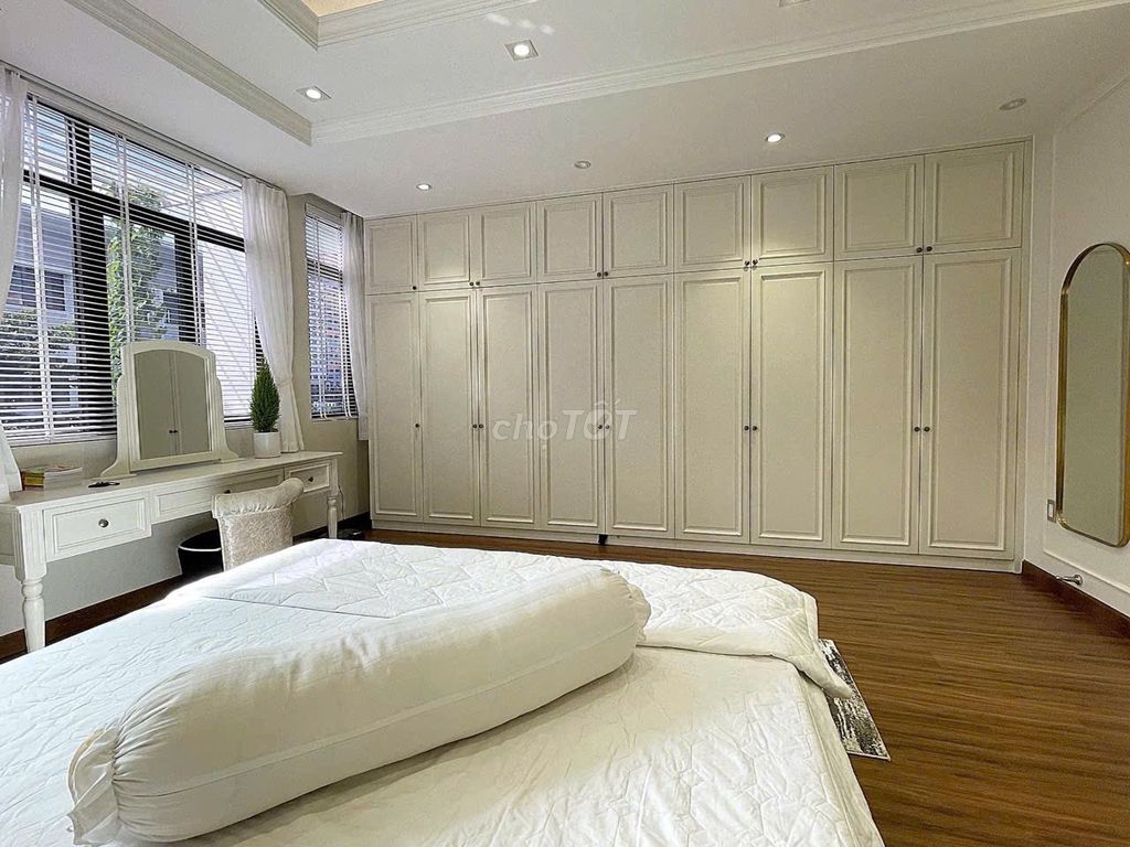 Rent a street near valora island full interior 27 million a month.