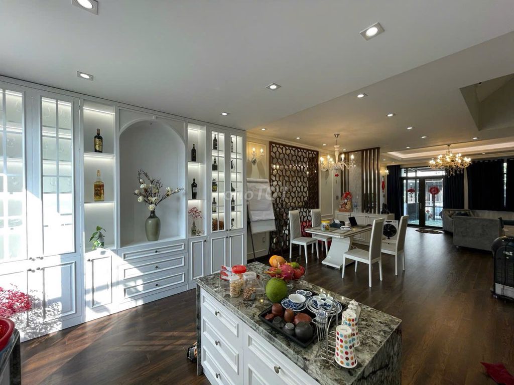 Rent a street near valora island full interior 27 million a month.