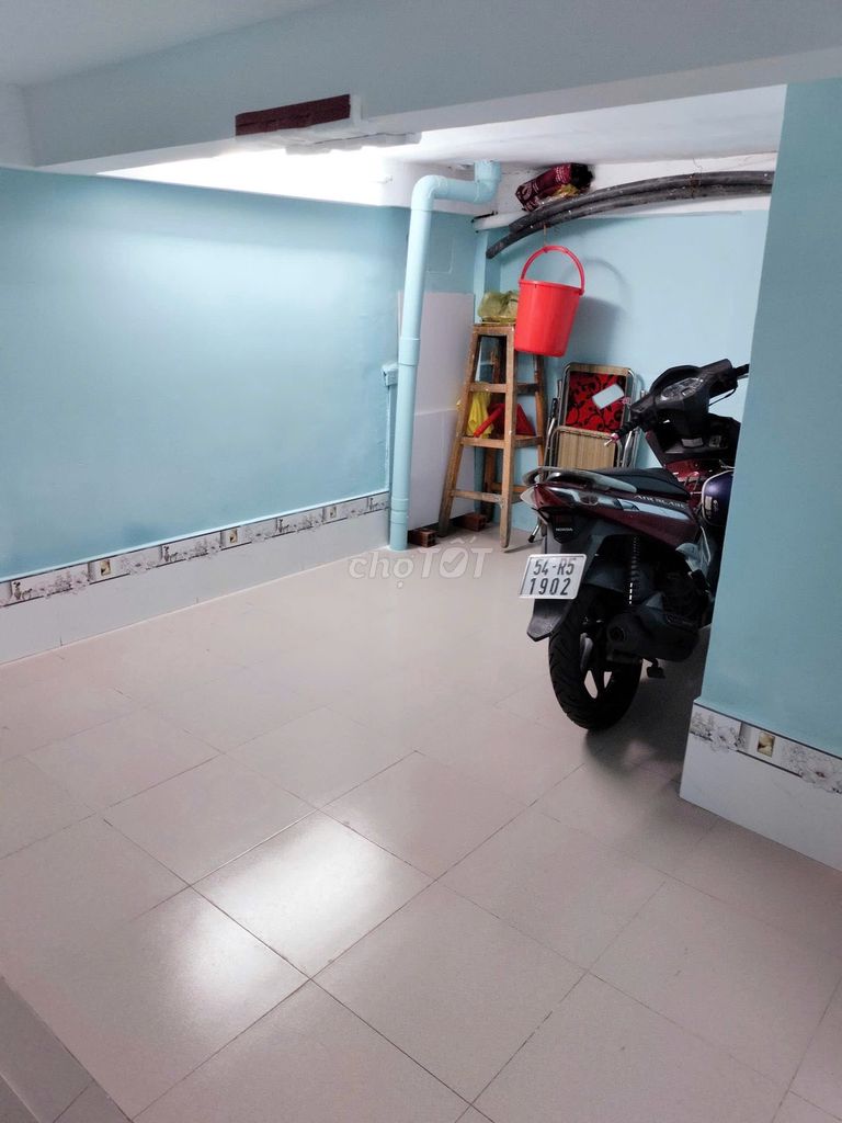 So one Trần Xuân Soạn house has three rooms, five million ath.