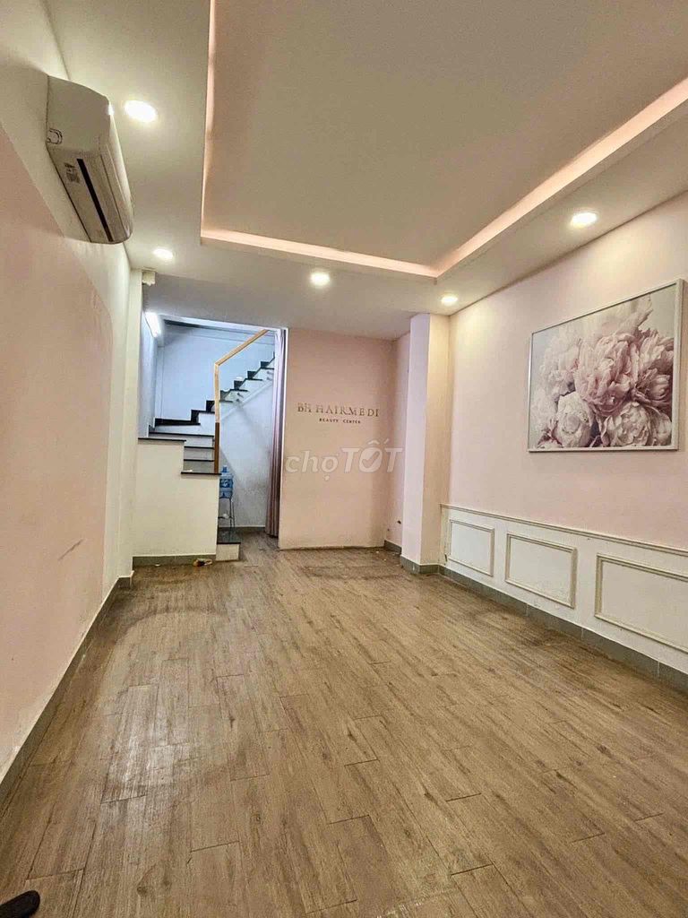 Trần Quang Khải-4th floor root house