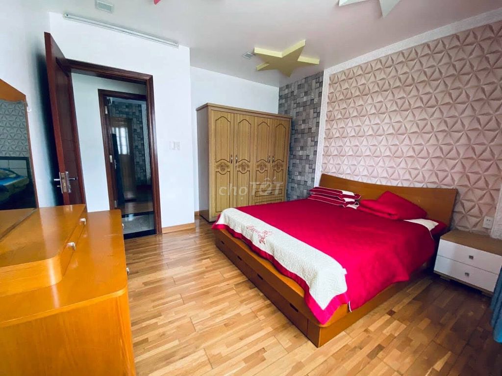 Rent Tên Lửa Bình Tân district, near Marlon Mall, 10 x20 meters.