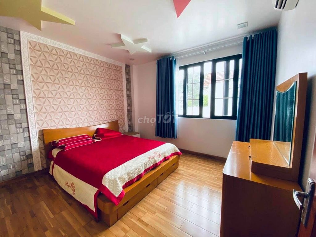 Rent Tên Lửa Bình Tân district, near Marlon Mall, 10 x20 meters.