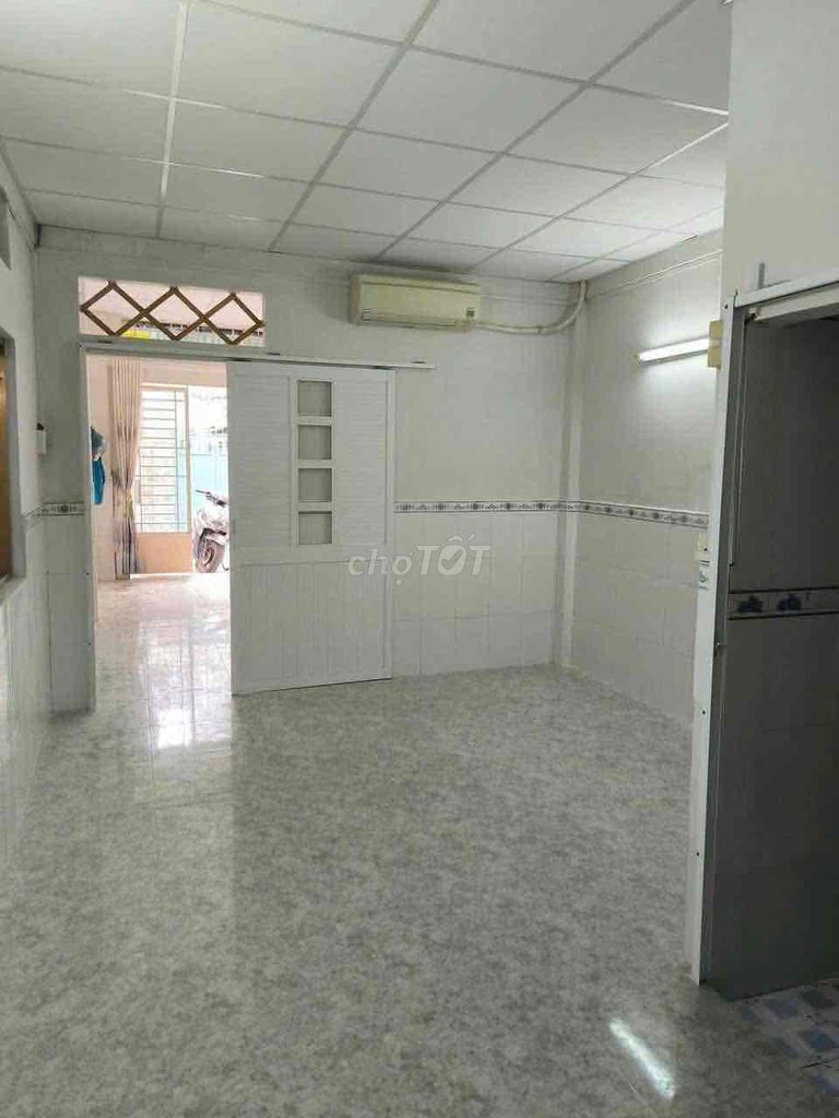 We'll rent a 1 st floor, a large court - Thích Quảng Đức bedroom.