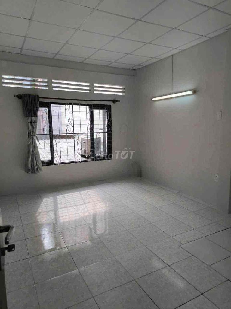 We'll rent a 1 st floor, a large court - Thích Quảng Đức bedroom.