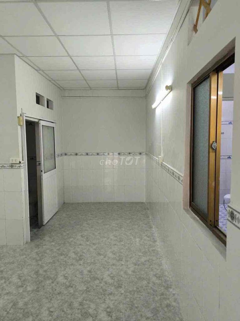 We'll rent a 1 st floor, a large court - Thích Quảng Đức bedroom.