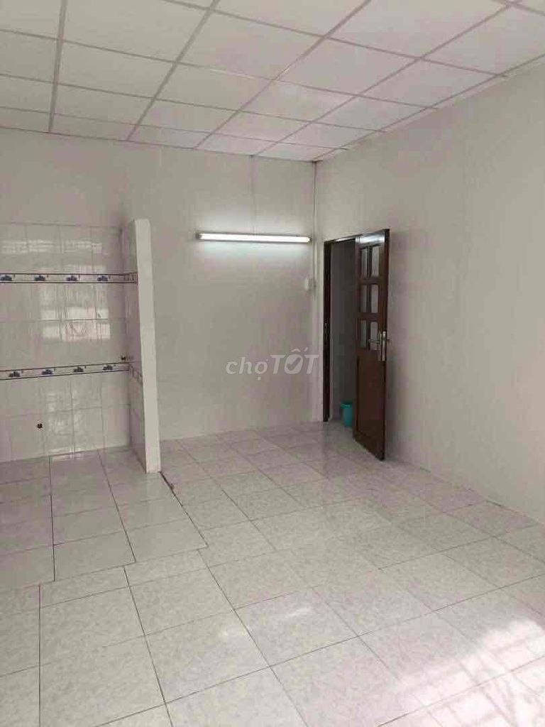 We'll rent a 1 st floor, a large court - Thích Quảng Đức bedroom.