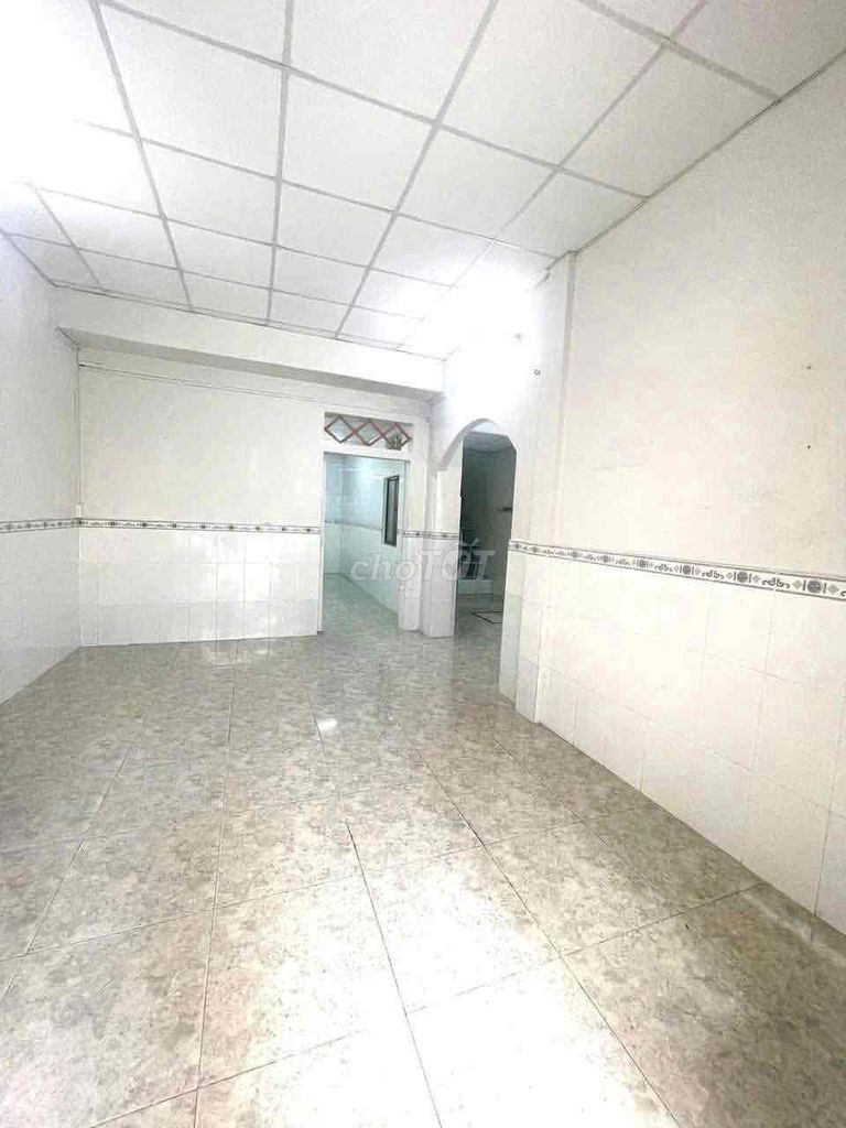 We'll rent a 1 st floor, a large court - Thích Quảng Đức bedroom.