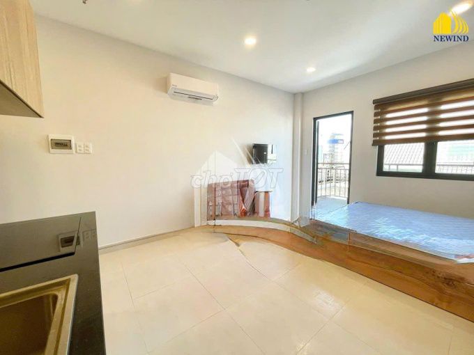 Rent a studio building full of property. Seven, forty-five meters.