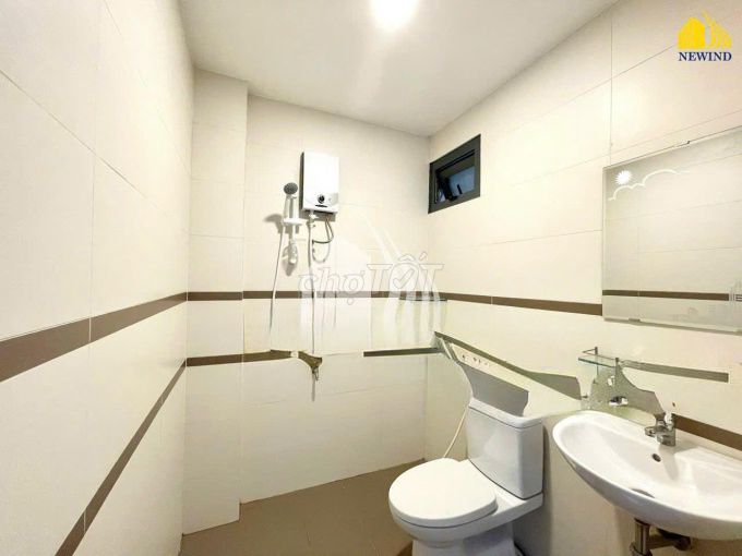 Rent a studio building full of property. Seven, forty-five meters.