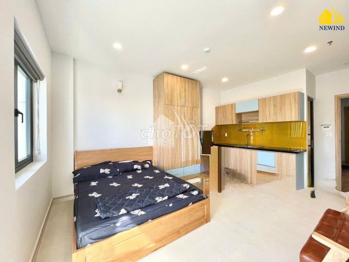Rent a studio building full of property. Seven, forty-five meters.