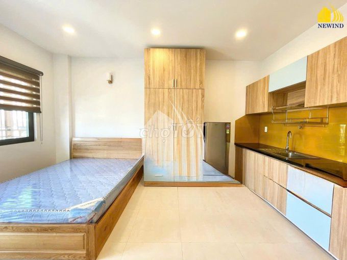 Rent a studio building full of property. Seven, forty-five meters.