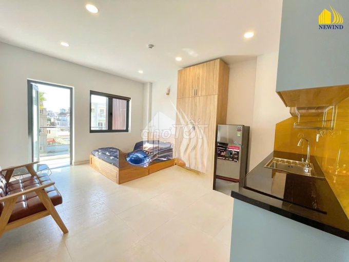 Rent a studio building full of property. Seven, forty-five meters.