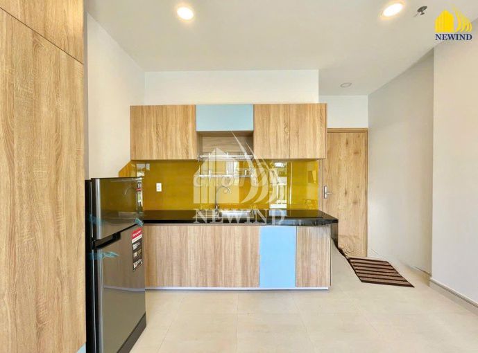 Rent a studio building full of property. Seven, forty-five meters.