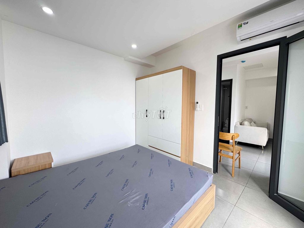 Room one, east stop bedroom.