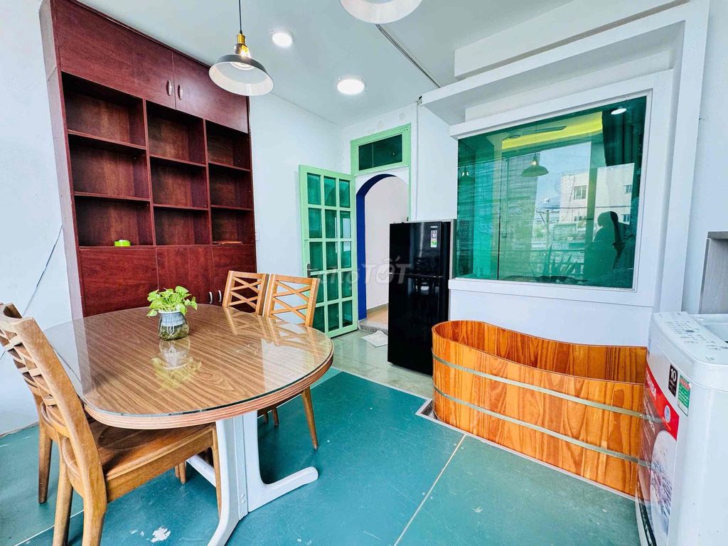 Rent the Vintage apartment. A balcony bedroom.