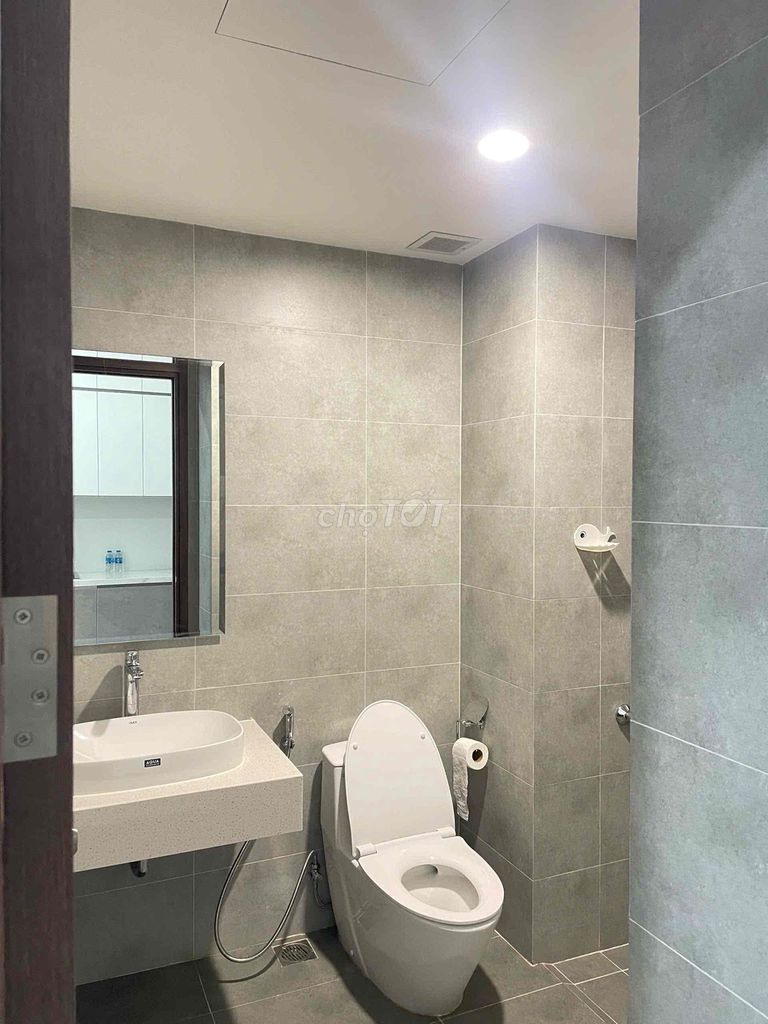Rent a bedroom. A Sunrise Riverside toilet. 735 m2-full interior. 11 million.