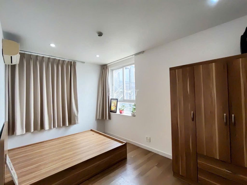 Three beautiful, clear interior bedrooms, two kilometers down to Bittoneco,