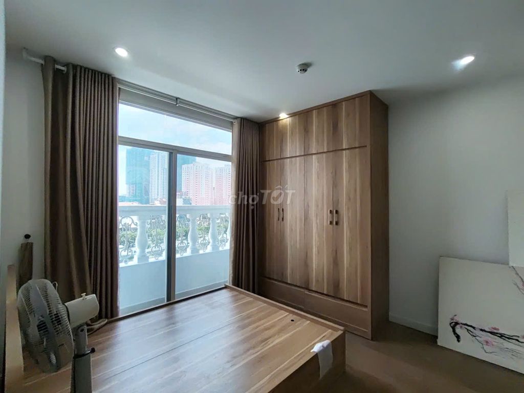 Three beautiful, clear interior bedrooms, two kilometers down to Bittoneco,
