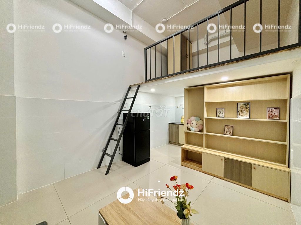 In the living room, 4/4 cars, full interiors, just the Tân Phú.