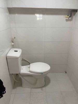 Rent the entire floor at 2770. 26 Bình Thạnh 5.5 million a month.