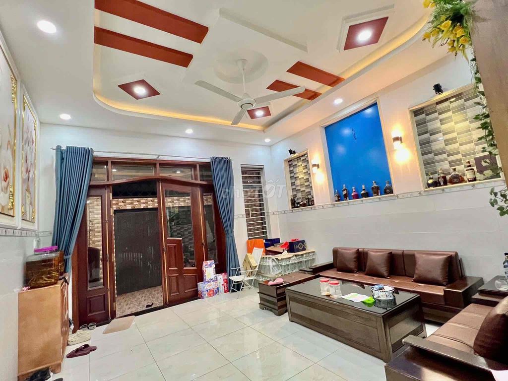 Rent a 4th floor street - Front of Gò Cát Phú Hữu