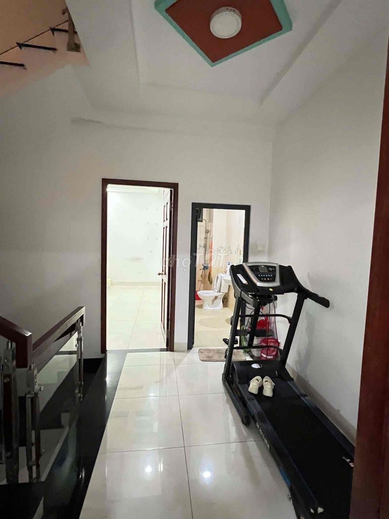 Rent a 4th floor street - Front of Gò Cát Phú Hữu