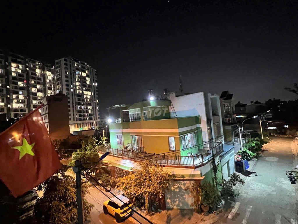 Rent a 4th floor street - Front of Gò Cát Phú Hữu